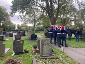 Geborgen verleden – Bemanning Lancaster ED603 na 82 jaar herenigd in Workum