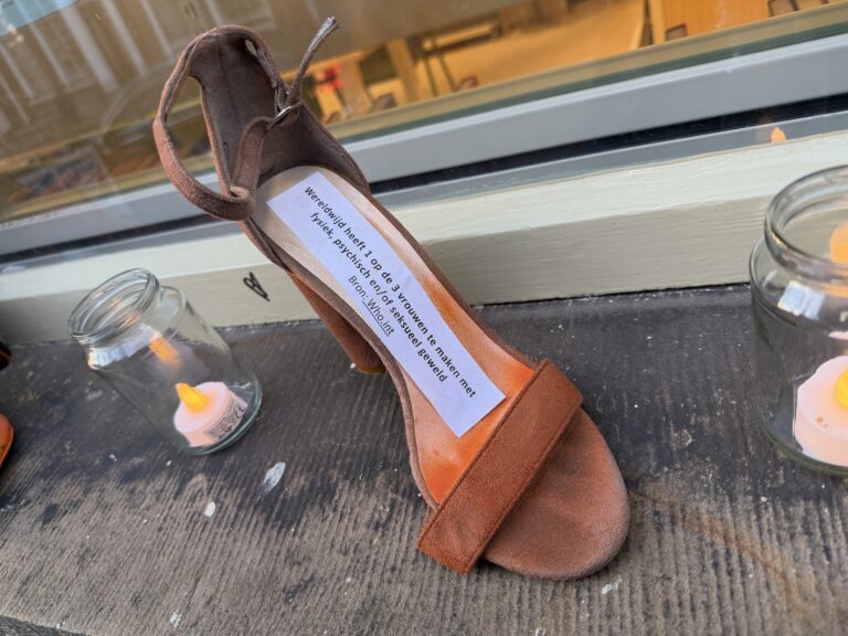 Súdwest-Fryslân kleurt oranje tegen geweld tegen vrouwen en meisjes