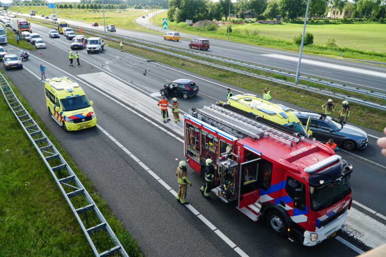 Ernstig ongeval op A7 bij Heerenveen: weg afgesloten